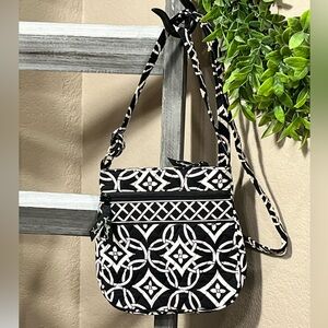 🐢REMOVING LISTING 1/5/26🐢 VERA BRADLEY RETIRED PATTERN CONCERTO CROSSBODY BAG